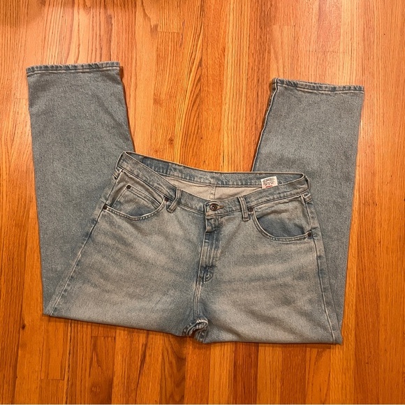 Vintage Wrangler Relaxed Fit Light Wash Jeans 34 x 30 - Picture 7 of 7